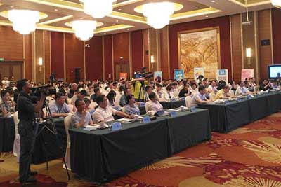 19日，“2017中国国际物联网高峰论坛”在永州隆重举行。大会受到各方关注，来自国家、省、市各相关部门，科研院所及产业界代表出席。欧陆在线作为物联网代表企业受邀参加。