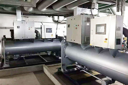 基于欧陆BMR500工业级4G无线路由器构建中央空调设备的远程监测运维系统，实现空调故障预警及远程故障诊断功能。