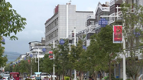 欧陆在线协同合作伙伴，针对云南大理休闲步行街场景，量身设计智慧路灯杆方案，项目兼具文化特色和功能实用性，为智慧城市增光添彩。