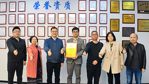 永州市照明学会有关领导专家莅临欧陆在线有限公司走访指导，欧陆在线热情接待，共话智慧路灯杆，激发物联网新动能。