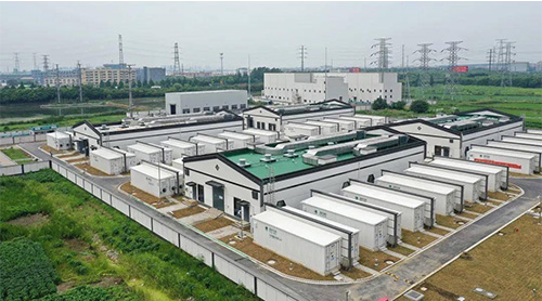 针对工业园区储能系统的管理，欧陆在线提供基于边缘网关的综合监测方案，融合物联网、大数据、边缘计算、智能协同技术，保障储能系统安全稳定、管理智慧