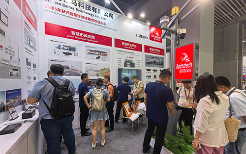 第30届广州国际照明展览会近日圆满落幕，欧陆在线已连续6年参加光亚展，作为物联网高新技术企业、智慧路灯杆最受欢迎企业、最具影响力照明品牌，欧陆持续为全球观众奉上品类最齐全的高品质工业级智能网关、工业路由器、集中控制器、智能灯控器、物联网云平台等产品线，全面覆盖从智慧杆到道路物联网的应用需求。今年展会，欧陆在线着重针对智慧交通、道路照明