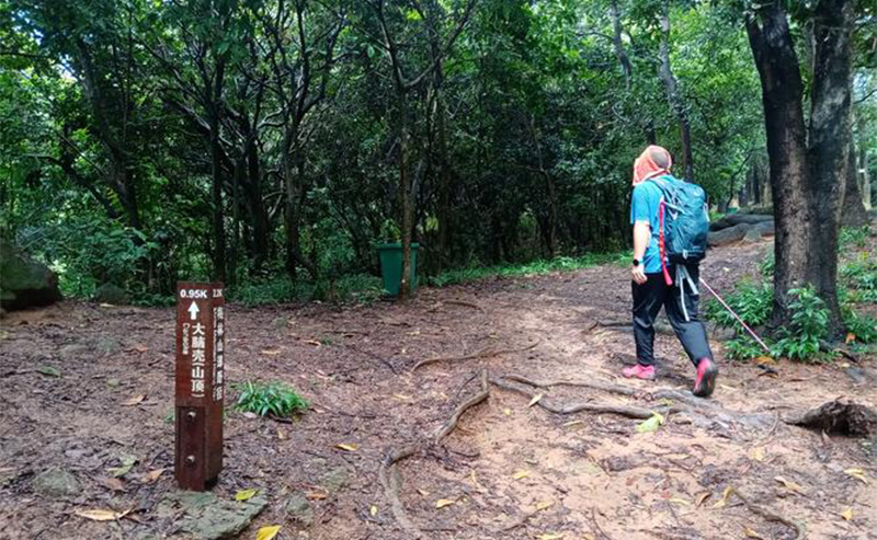 户外徒步.jpg 户外徒步.jpg